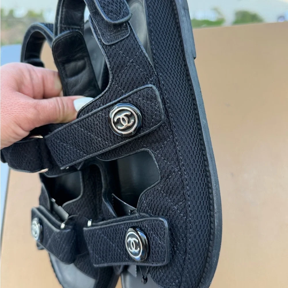 CHANEL 21C DAD CC Logo fabric Sandals with Silver Details